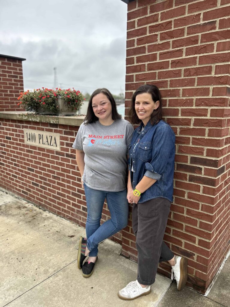 Emily Hurst and Carrie Barrett at 1400 Square in Downtown New Castle